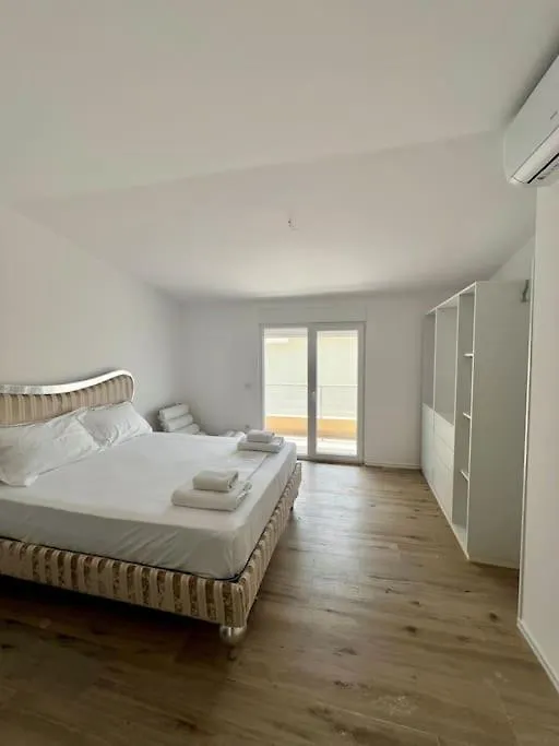 Seaside 2Br Apartment Durrës